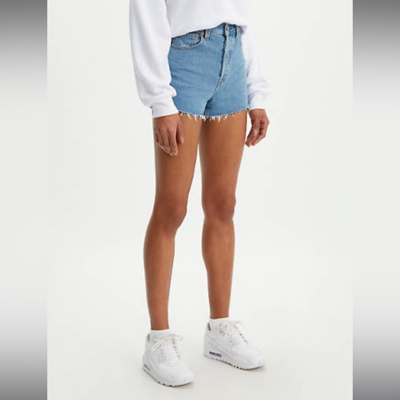 Levi's Pants - 🔥🔥🔥NWT Levi’s® Ribcage Denim Shorts